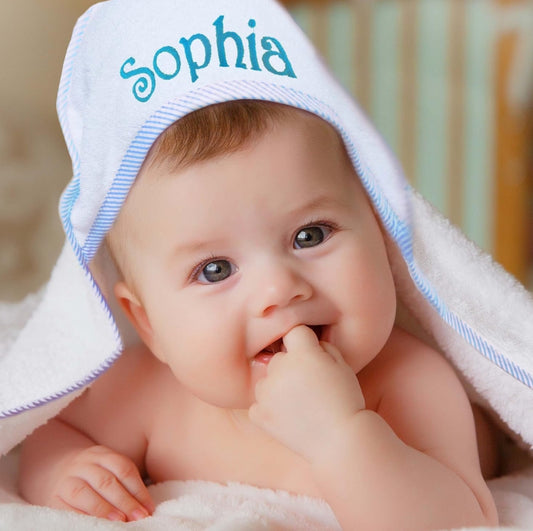 ¡El Regalo Perfecto! Toalla de Baño Personalizada con Nombre para Bebé